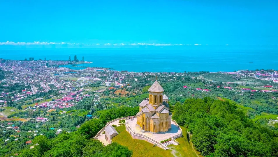 სამების-ეკლესია.jpg