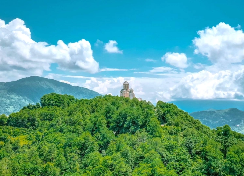 სამების-ეკლესია2.jpg